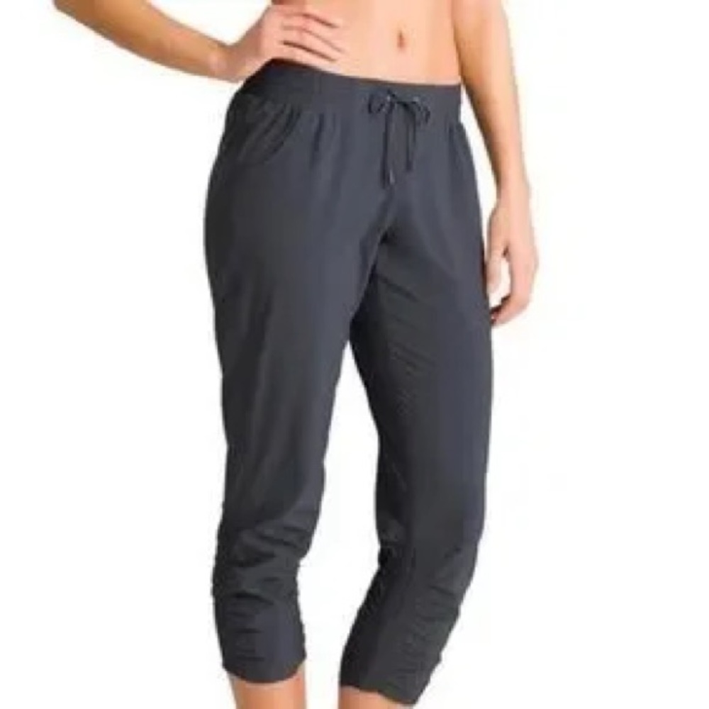 Athleta Prima charcoal capri pant